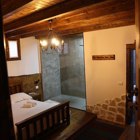 Anhel Hotel Berat Buitenkant foto
